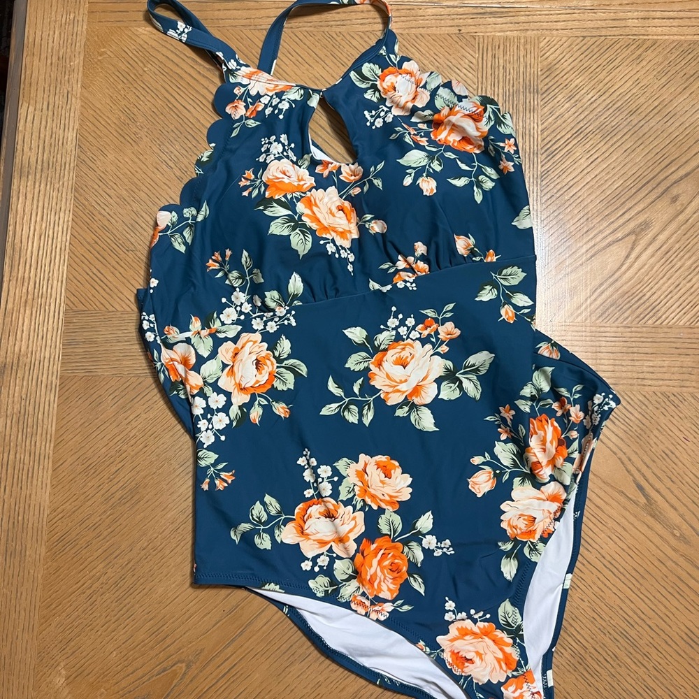 Cupshe Keyhole One Piece Women’s Swimsuit XXL